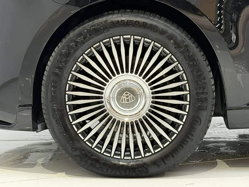 Mercedes-Benz V-Class 2022 — Фото 11/20