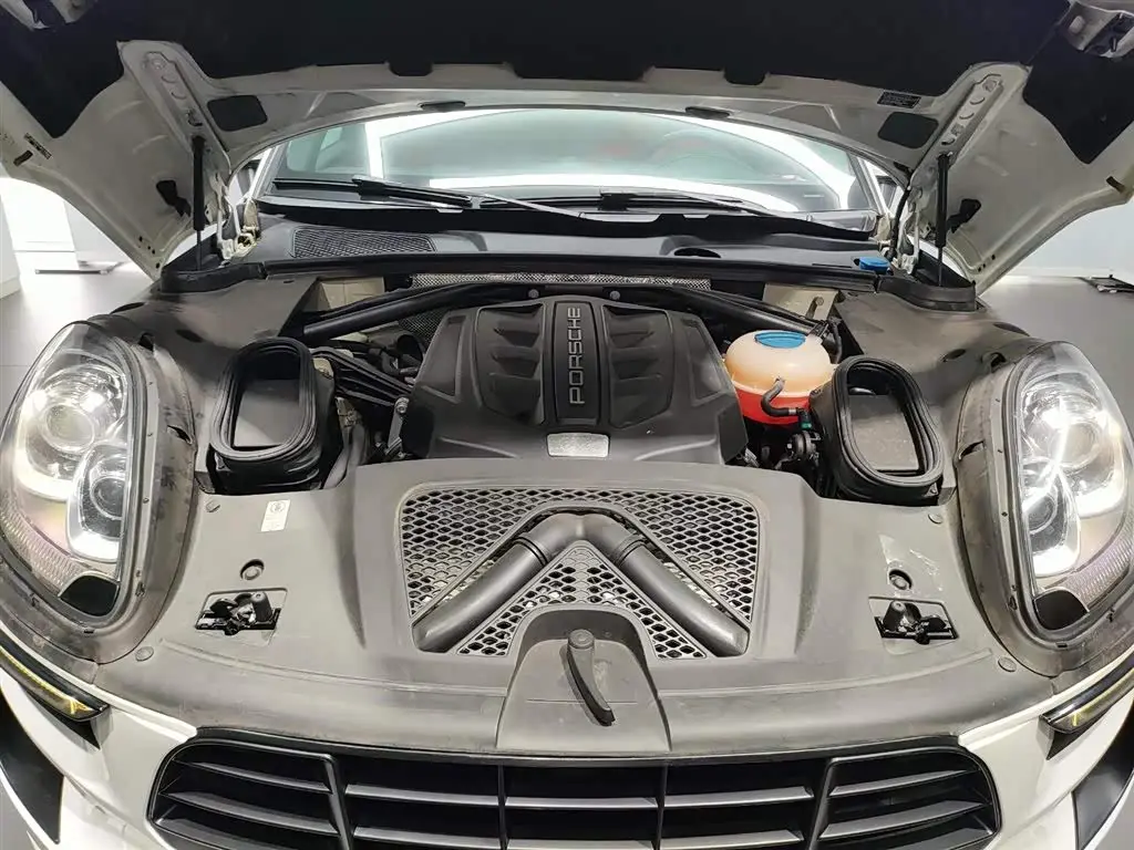 Porsche Macan 2014 — Photo 8/20