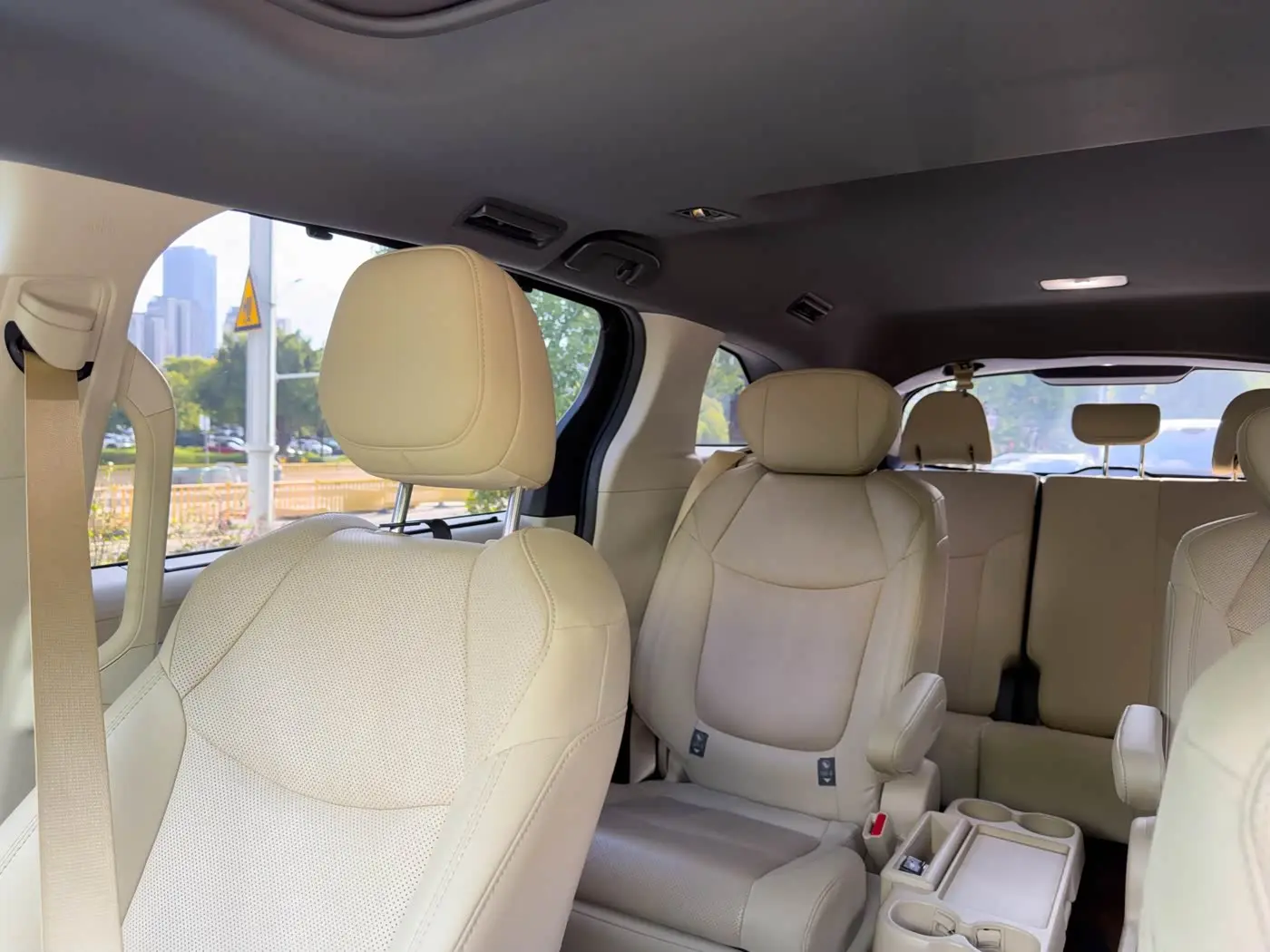 Toyota Sienna 2022 — Photo 13/13