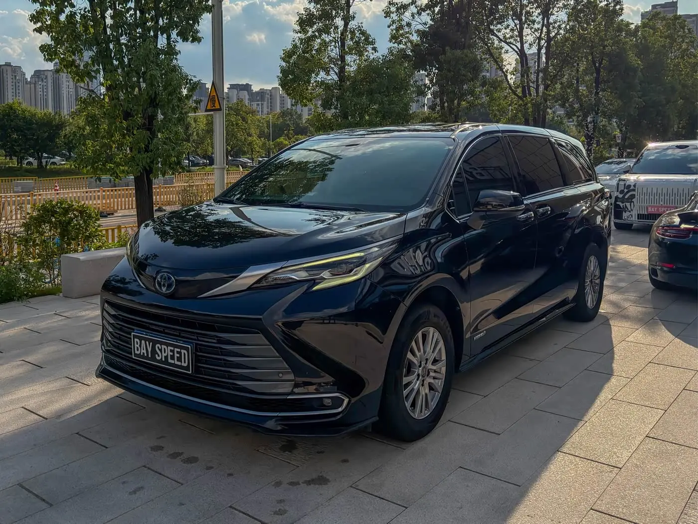Toyota Sienna 2022 — Photo 3/13