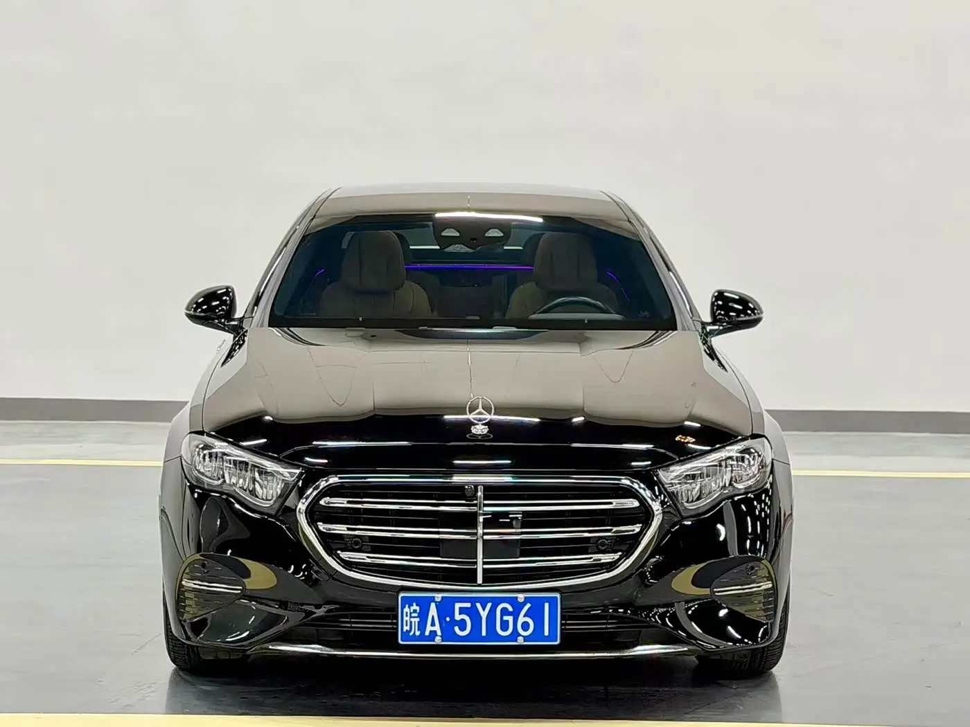Mercedes-Benz E-Class 2024 — Photo 2/9
