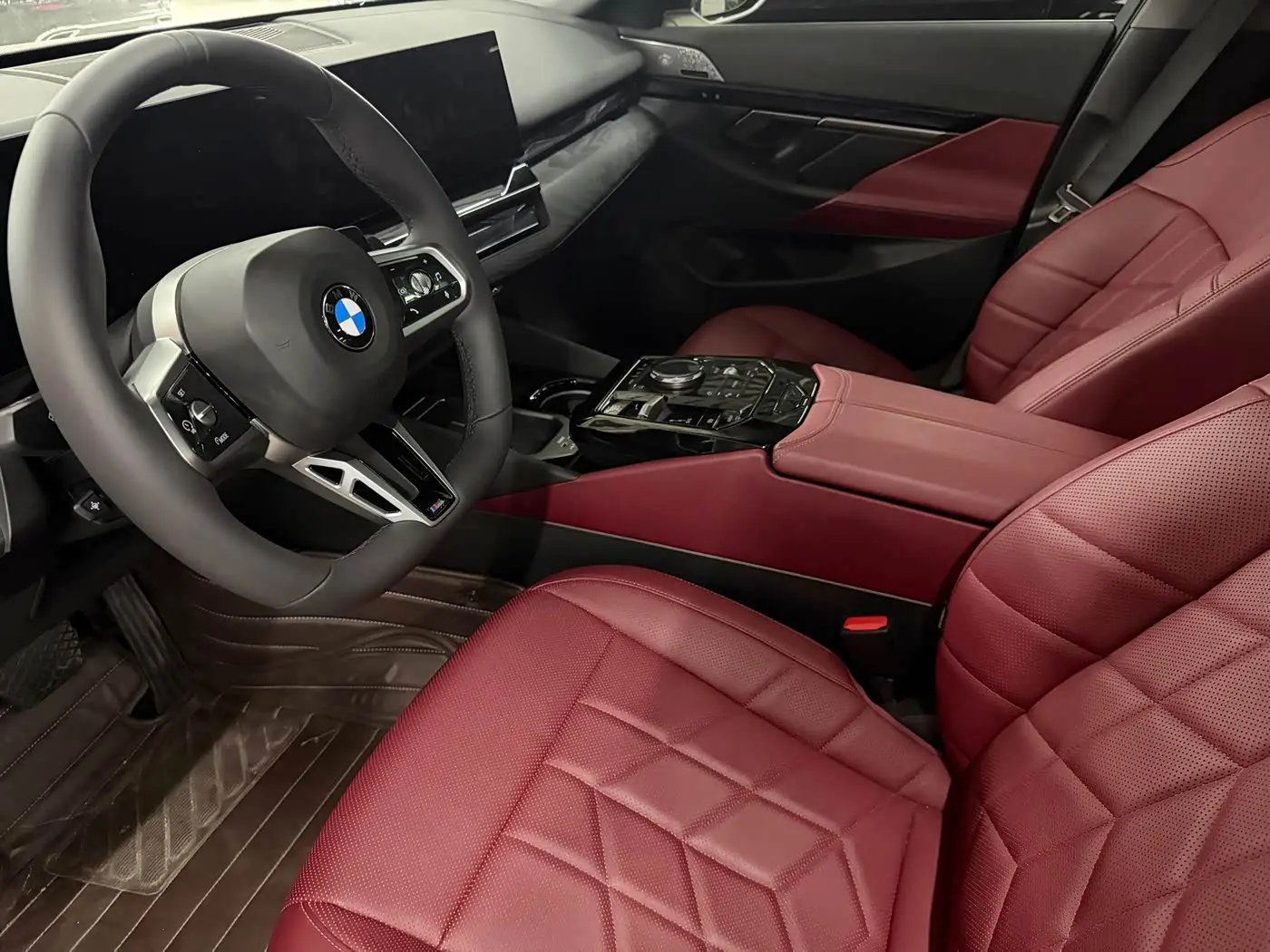 BMW 5 Series 2025 — Photo 9/9