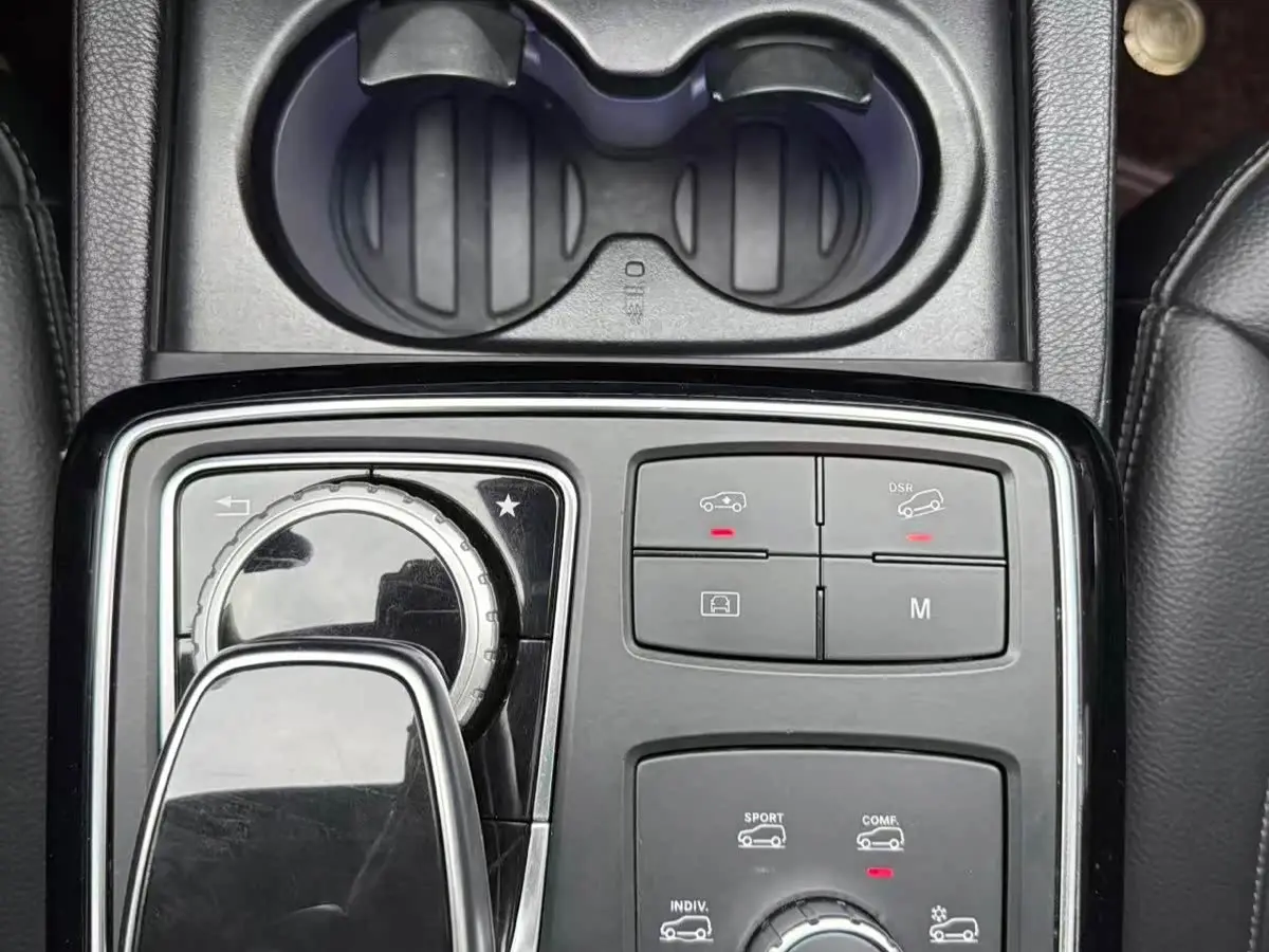 Mercedes-Benz GLE 2015 — Photo 11/20
