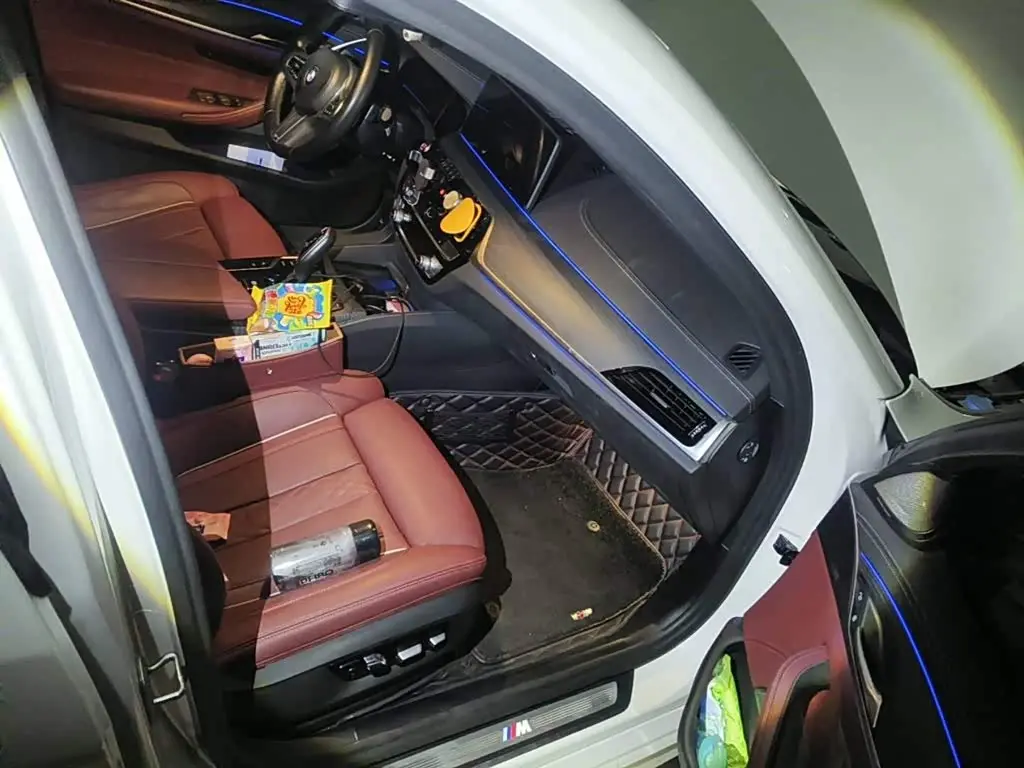 BMW 5 Series 2022 — Photo 12/12