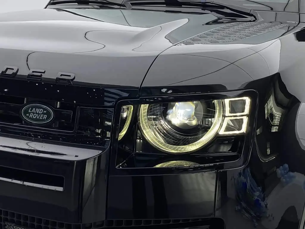 Land Rover Defender 2023 — Photo 5/20