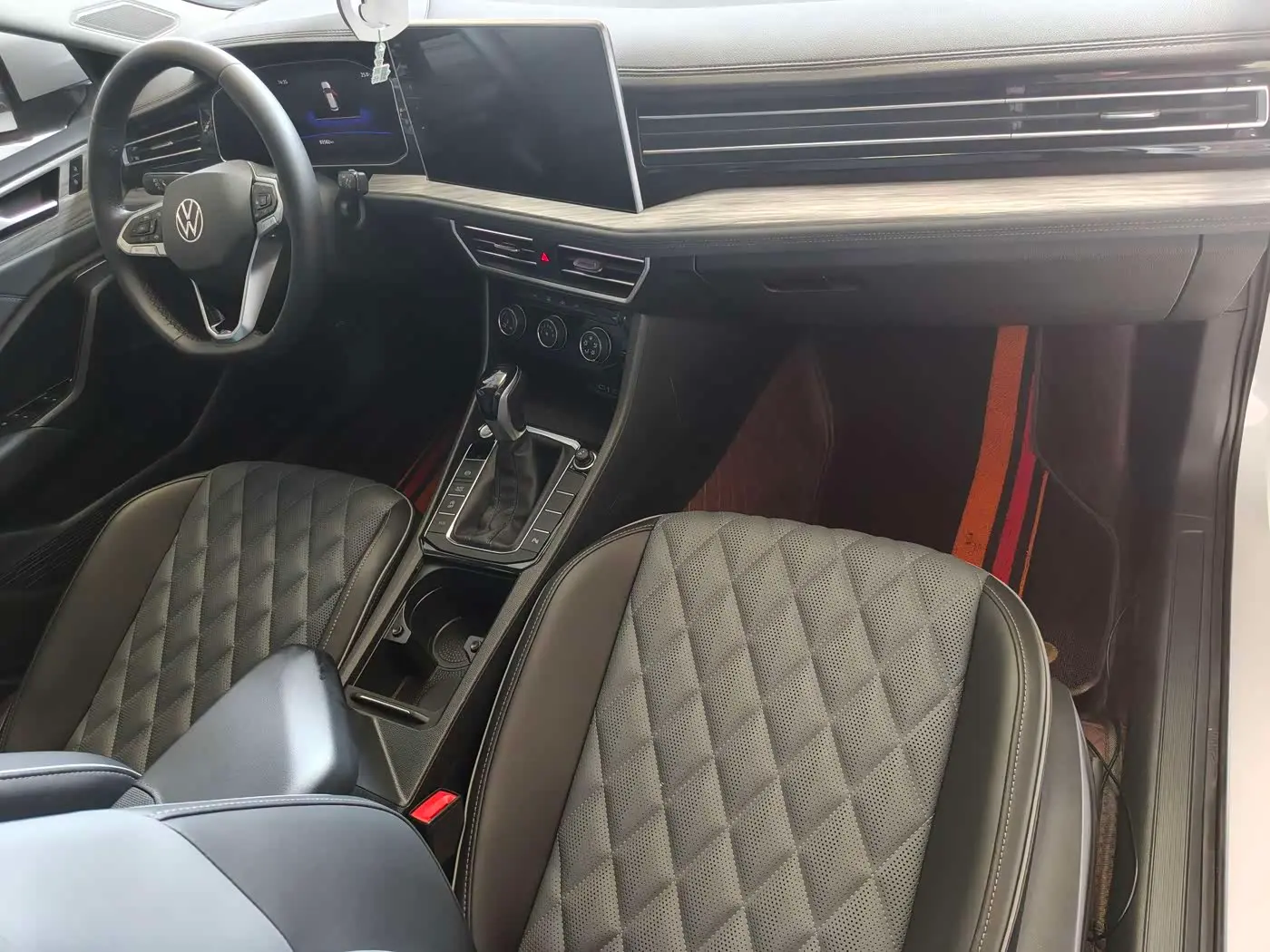 Volkswagen Sagitar 2023 — Photo 16/16