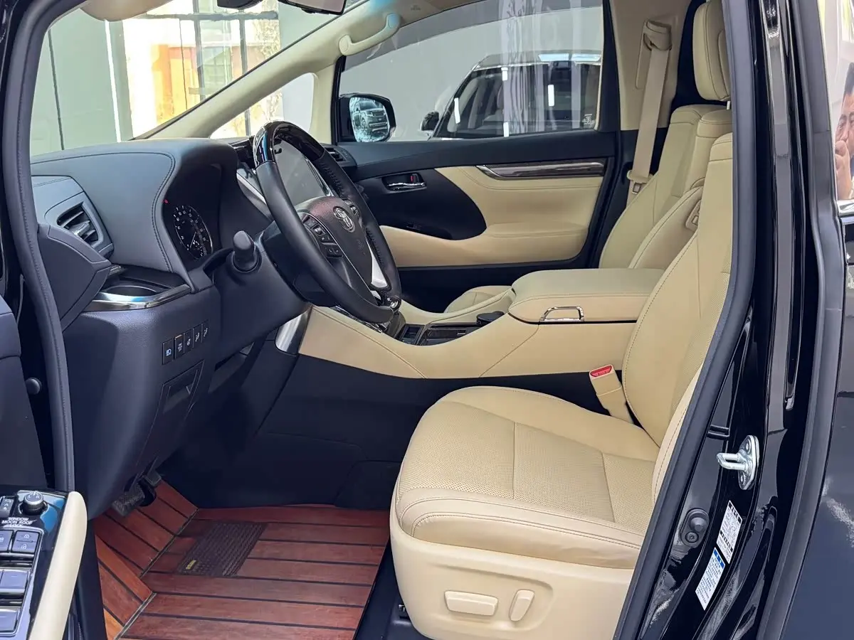 Toyota Vellfire 2021 — Photo 3/13