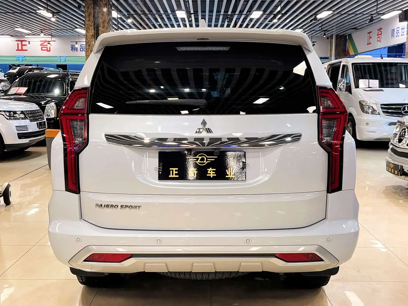 Mitsubishi Pajero Sport 2022 — Photo 5/20