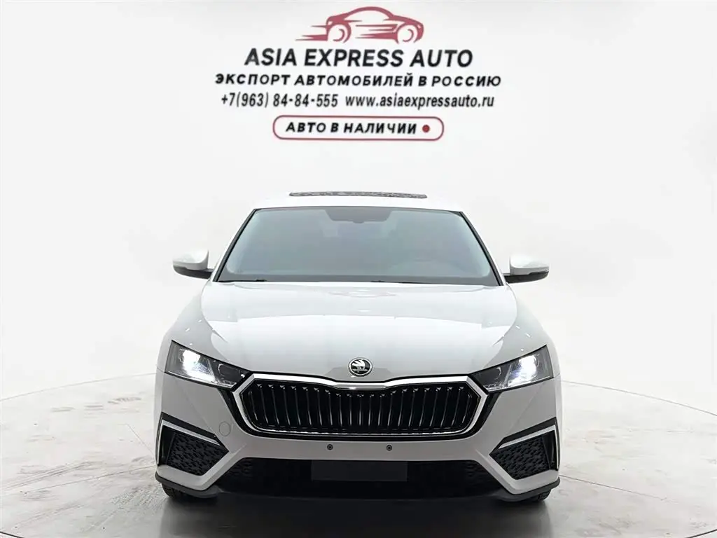 Škoda Octavia 2023 — Фото 2/20