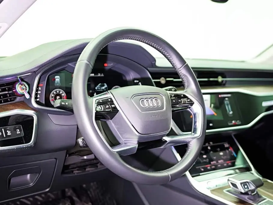 Audi A6 2020 — Фото 8/20