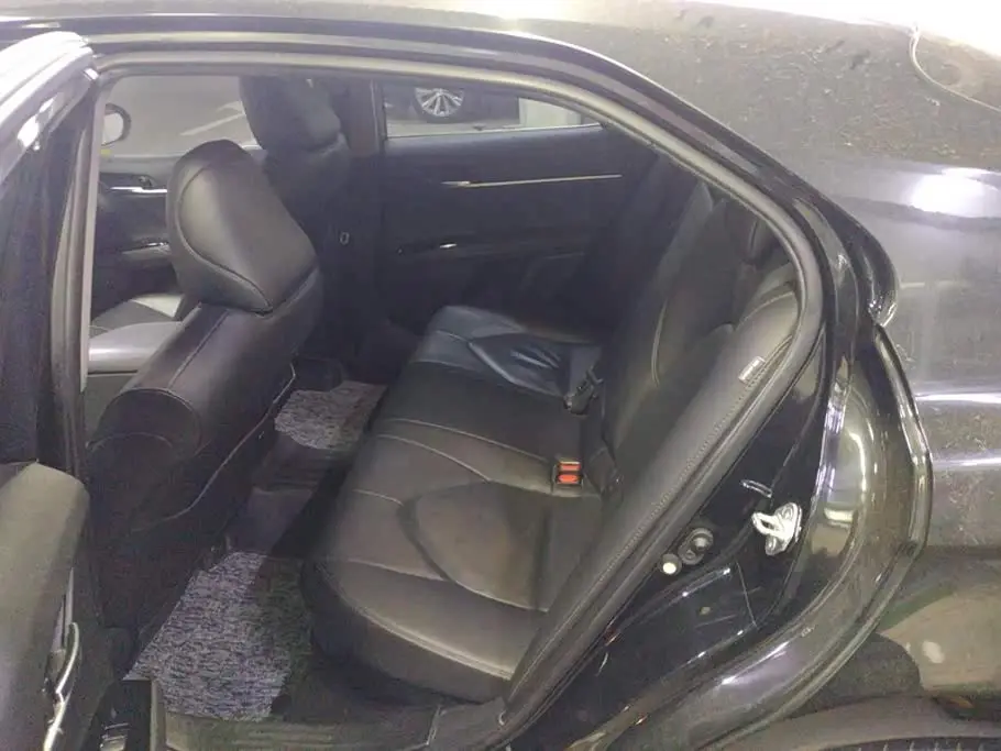 Toyota Camry 2023 — Photo 11/16
