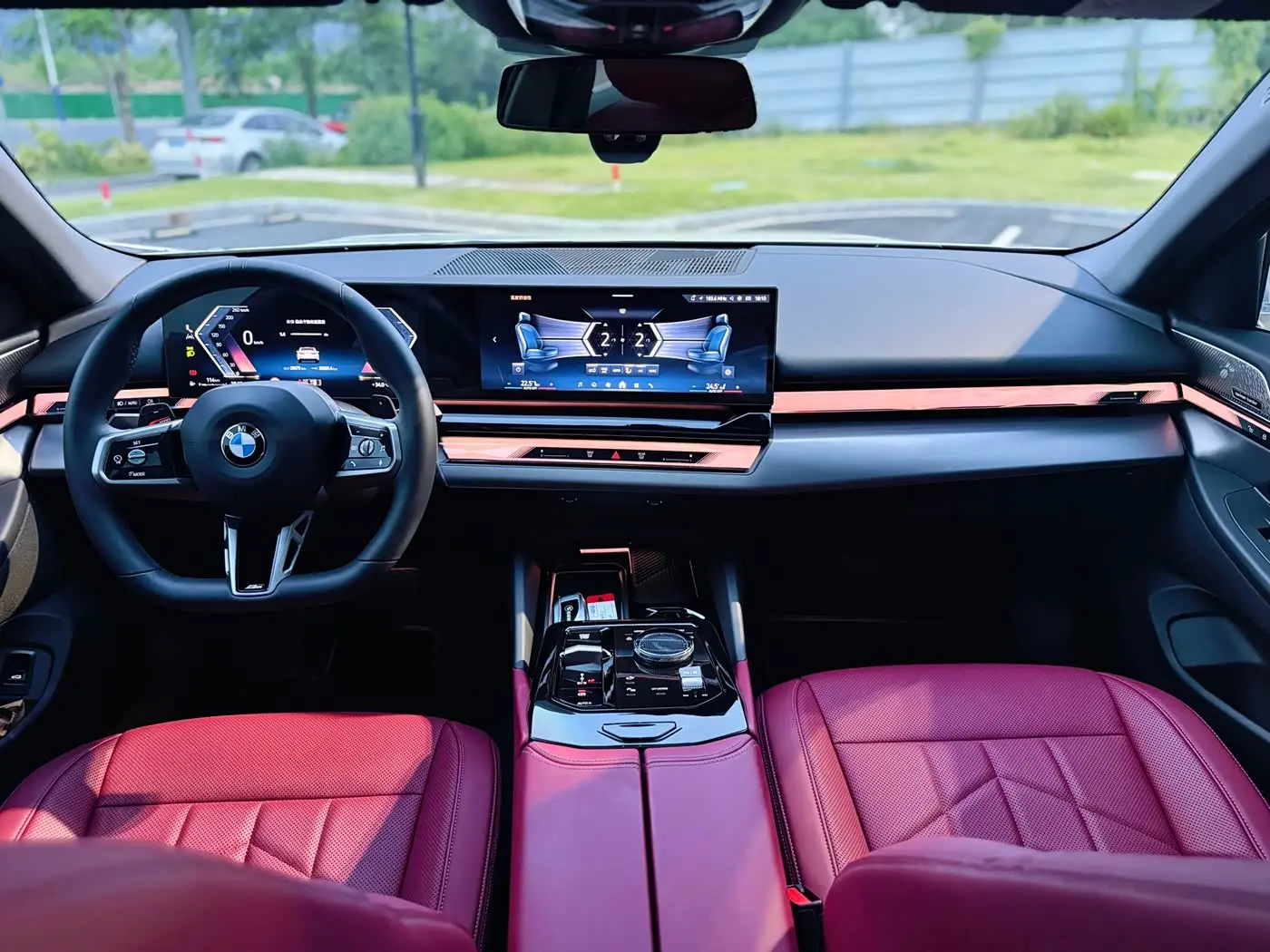 BMW 5 Series 2025 — Фото 15/20