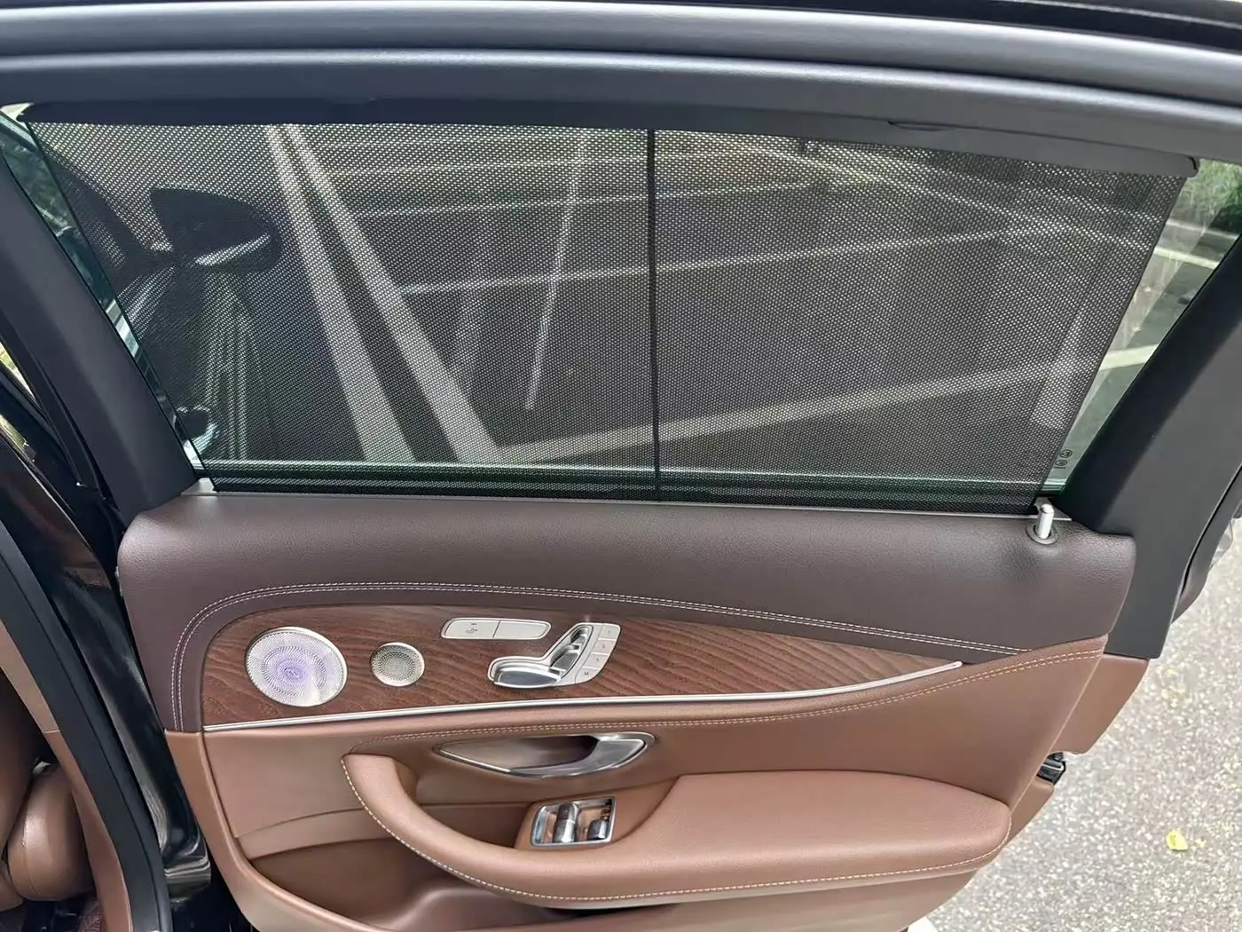 Mercedes-Benz E-Class 2023 — Photo 10/12
