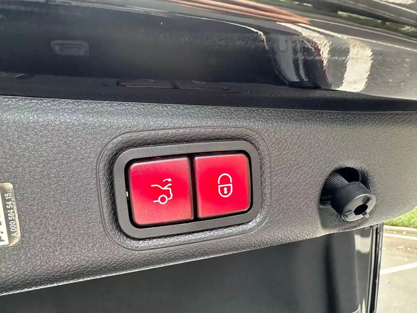 Mercedes-Benz E-Class 2023 — Photo 12/12