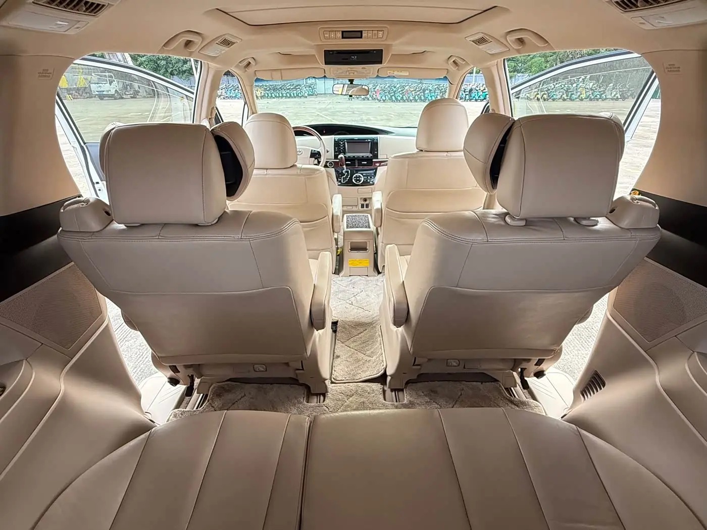 Toyota Previa 2013 — Photo 7/12