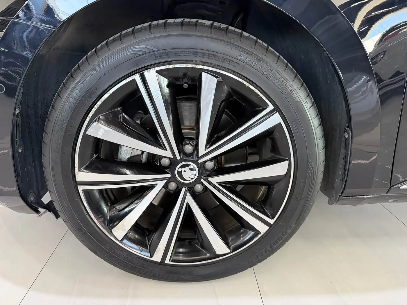 Škoda Superb 2023 — Photo 14/15