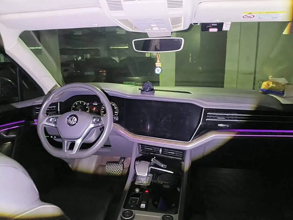 Volkswagen Touareg 2019 — Photo 12/13