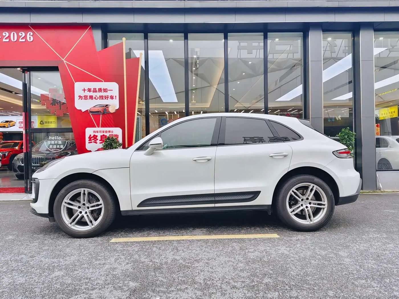 Porsche Macan 2023 — Photo 2/16