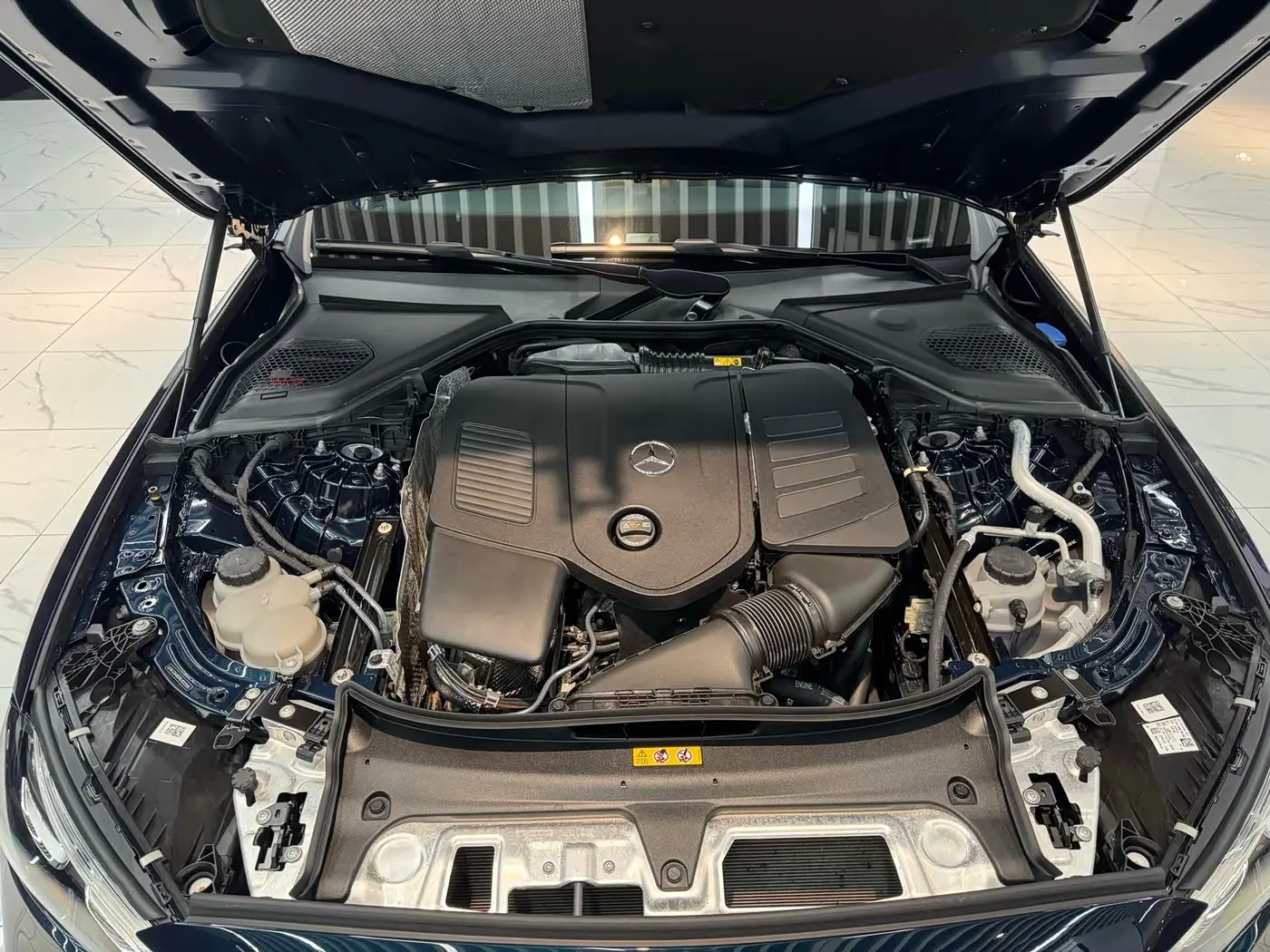 Mercedes-Benz E-Class 2023 — Şəkil 17/17