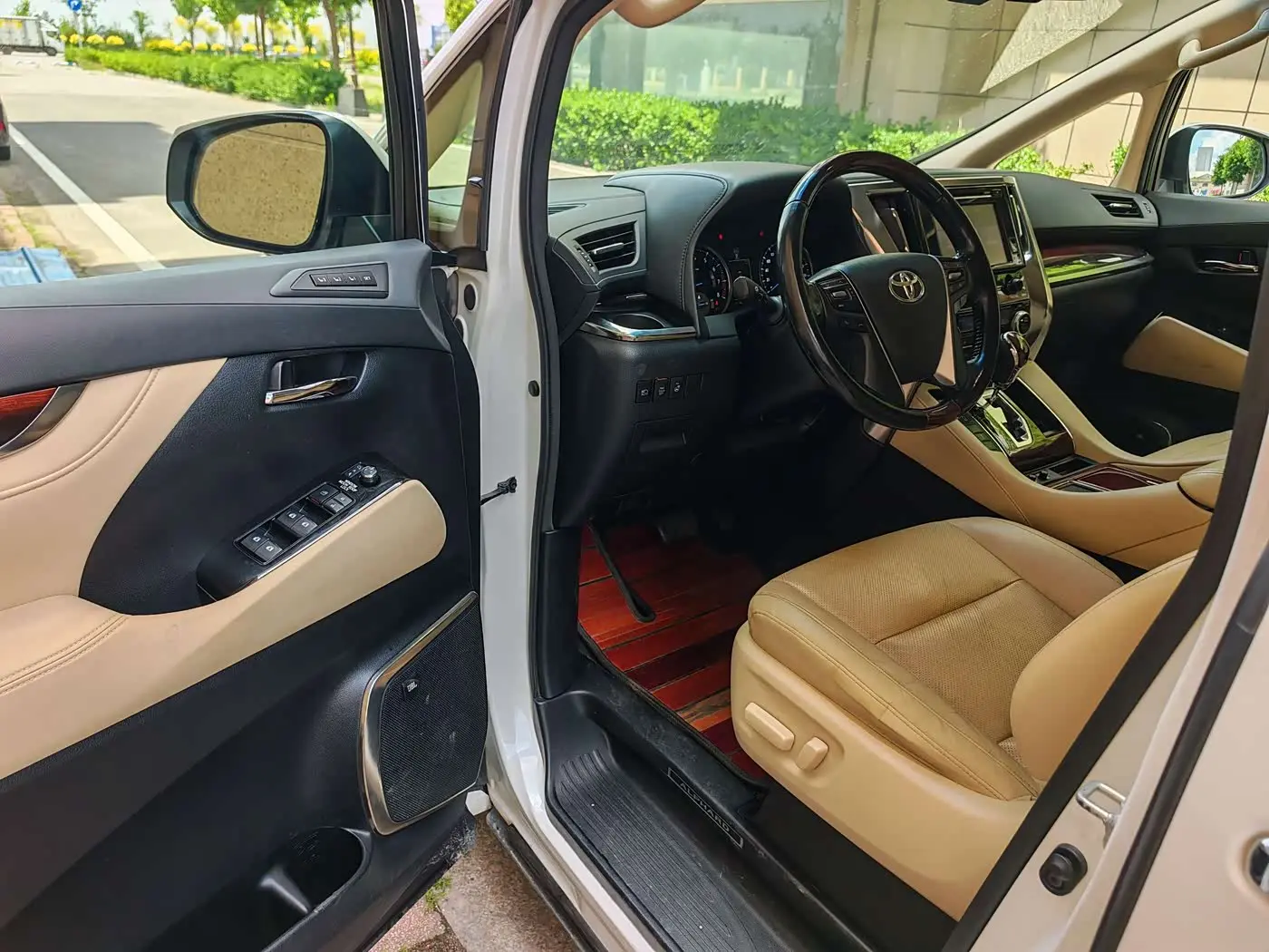 Toyota Alphard 2016 — Фото 7/18
