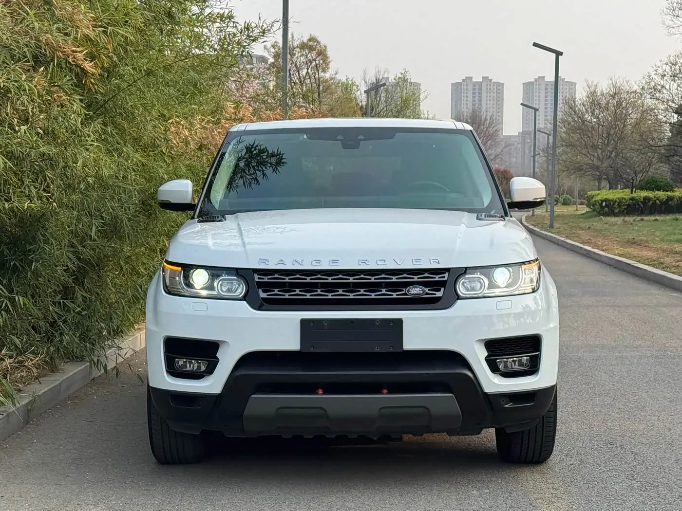 Land Rover Range Rover Sport 2017 — Photo 2/14