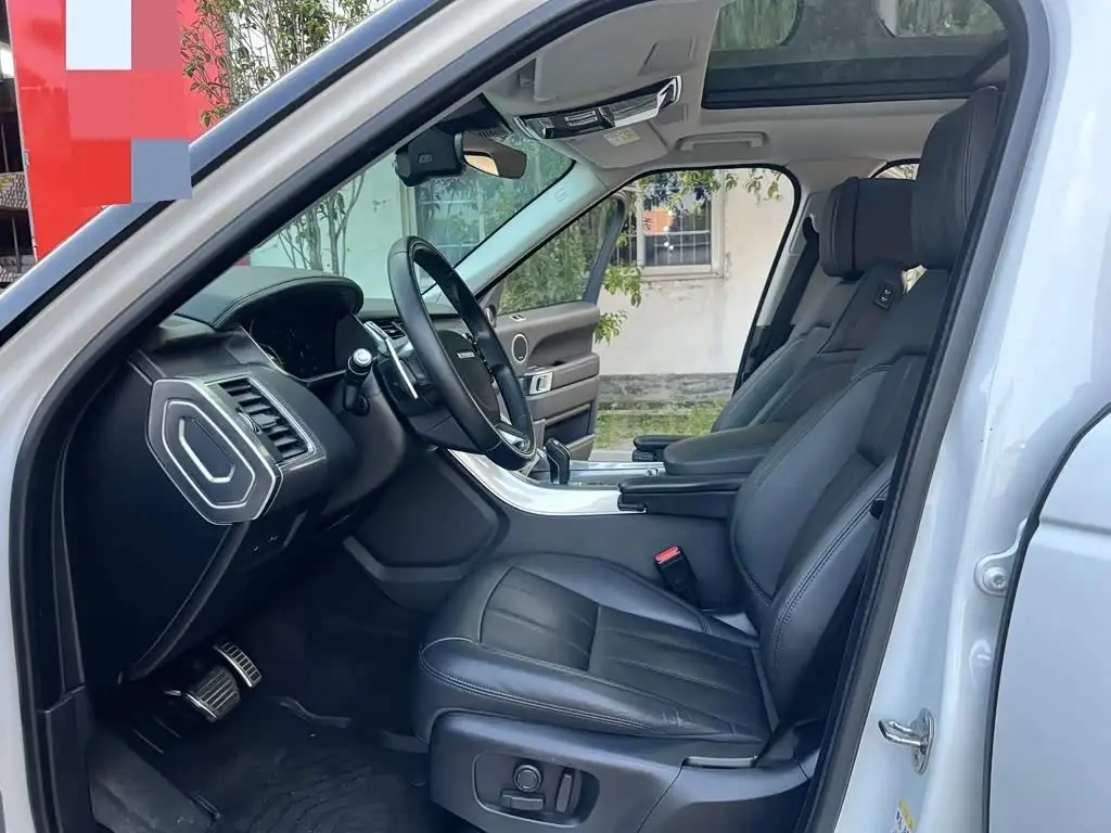 Land Rover Range Rover Sport 2019 — Photo 17/19