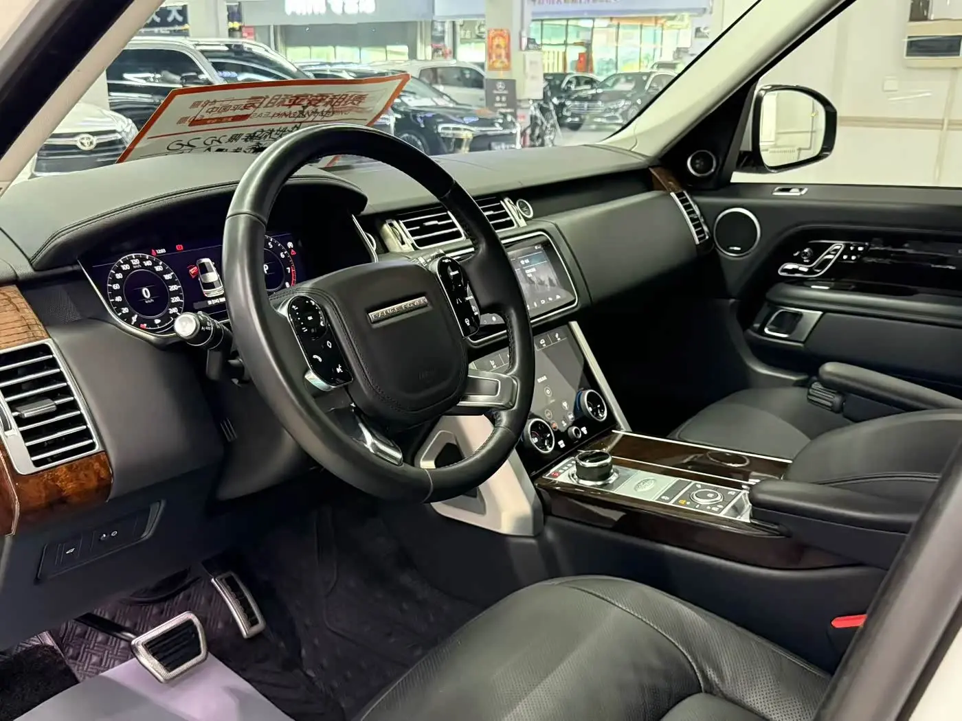 Land Rover Range Rover 2020 — Photo 4/9