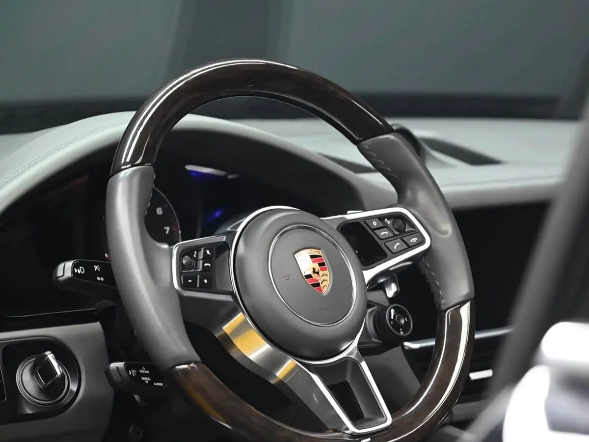 Porsche Cayenne 2018 — Photo 9/11