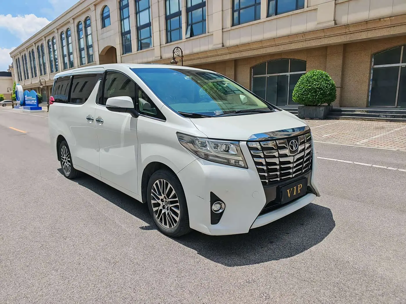 Toyota Alphard 2016 — Фото 3/18