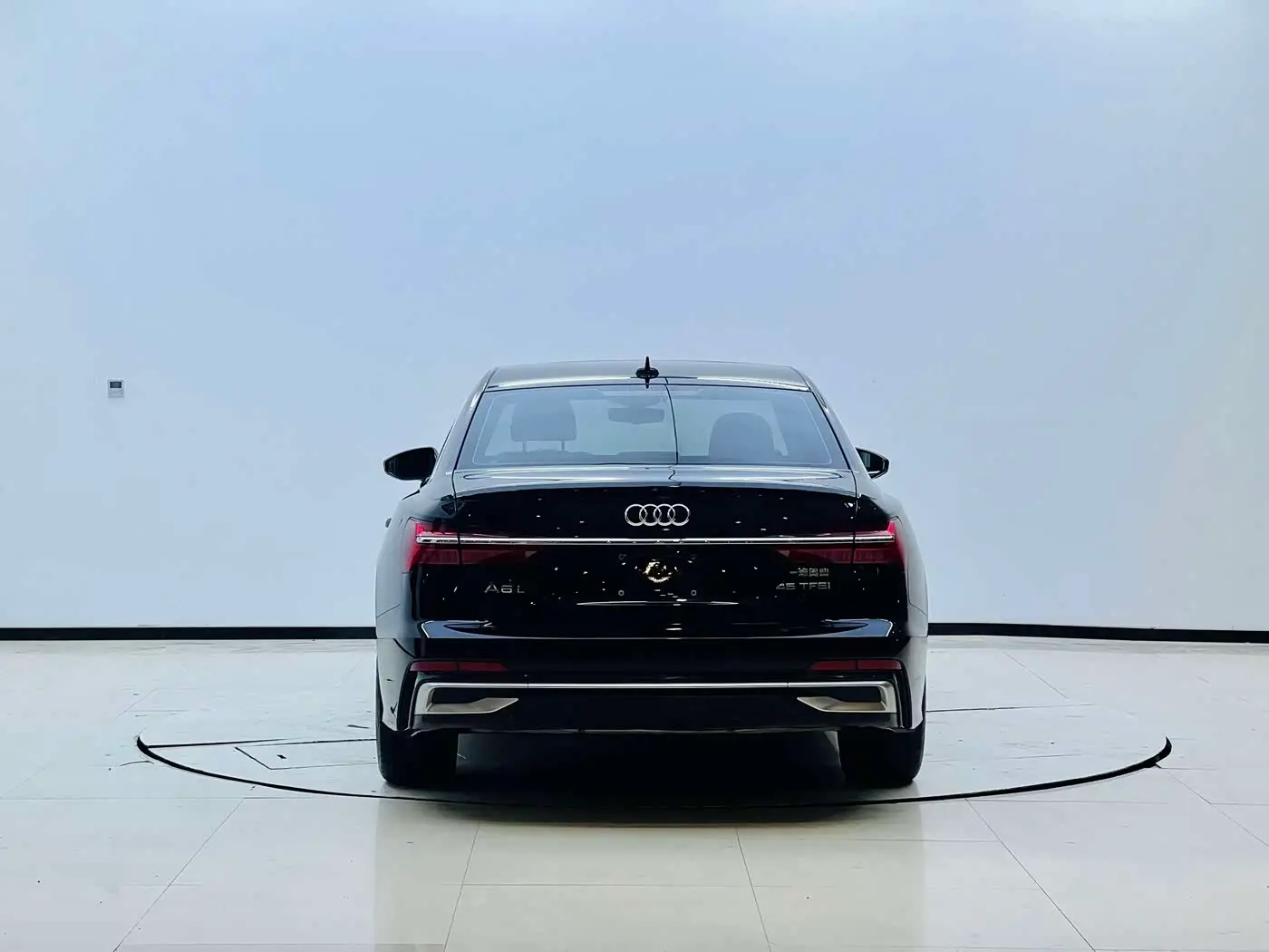Audi A6L 2023 — Фото 4/10