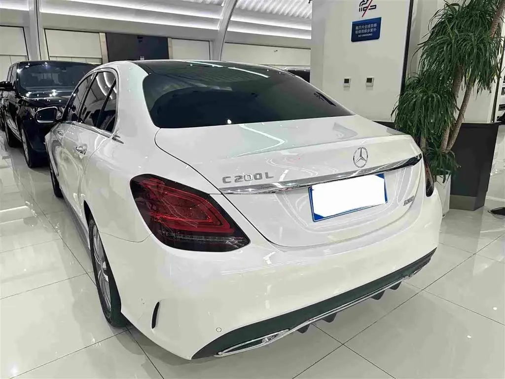 Mercedes-Benz C-Class 2021 — Photo 19/20