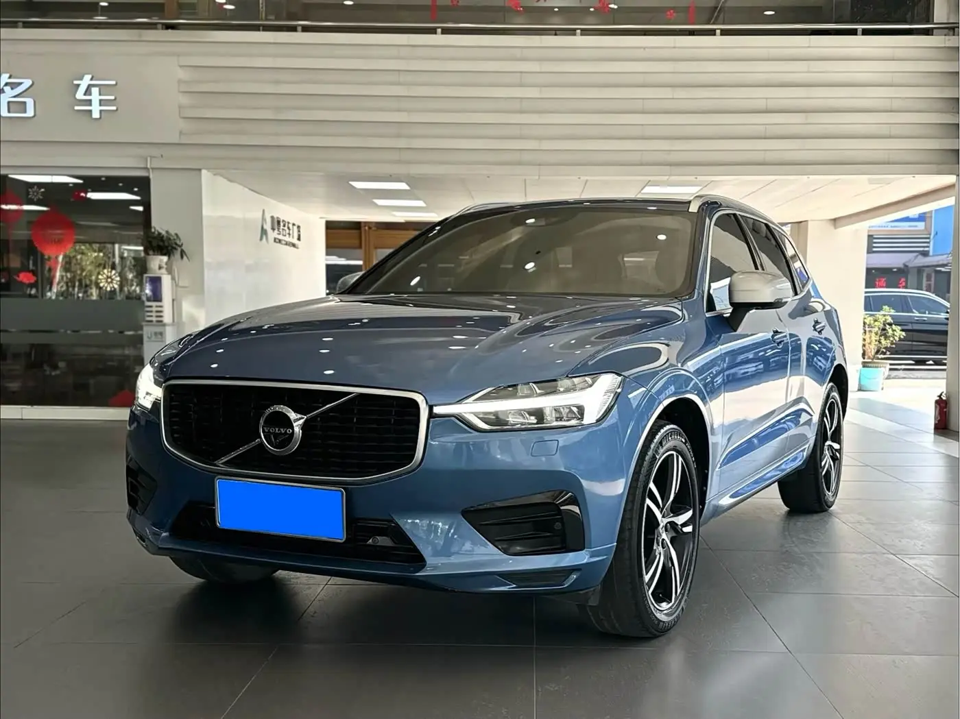 Volvo XC60 2018 — Фото 1/17