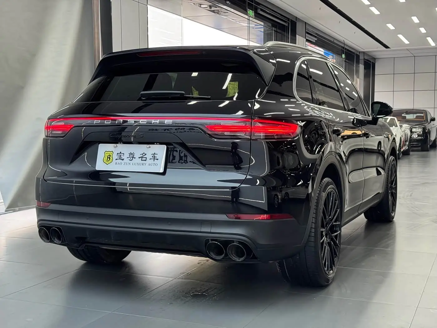 Porsche Cayenne 2018 — Photo 5/10
