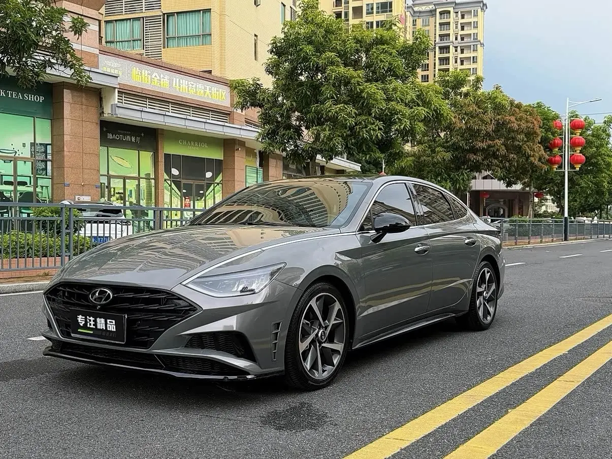 Hyundai Sonata 2021 — Фото 1/10