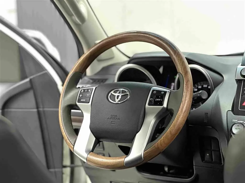 Toyota Prado 2017 — ფოტო 11/18