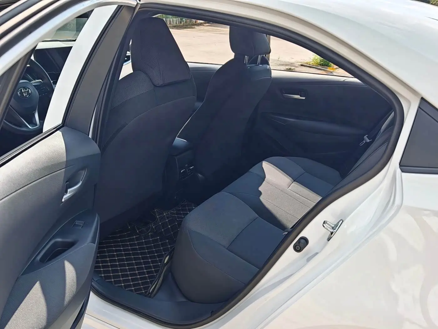 Toyota Levin 2025 — Photo 6/8