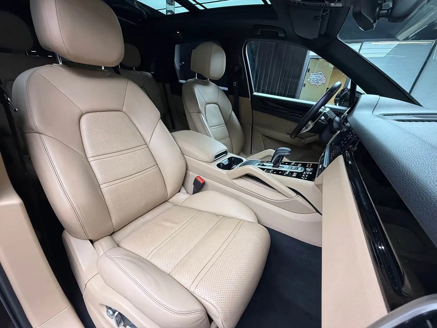 Porsche Cayenne 2018 — Фото 11/19