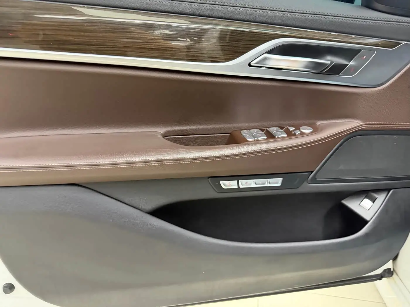 BMW 7 Series 2016 — Фото 16/20