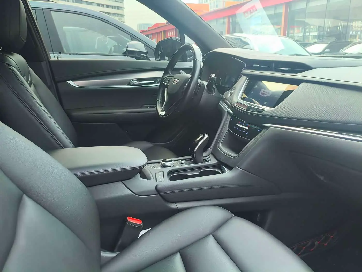 Cadillac XT6 2022 — Фото 17/17