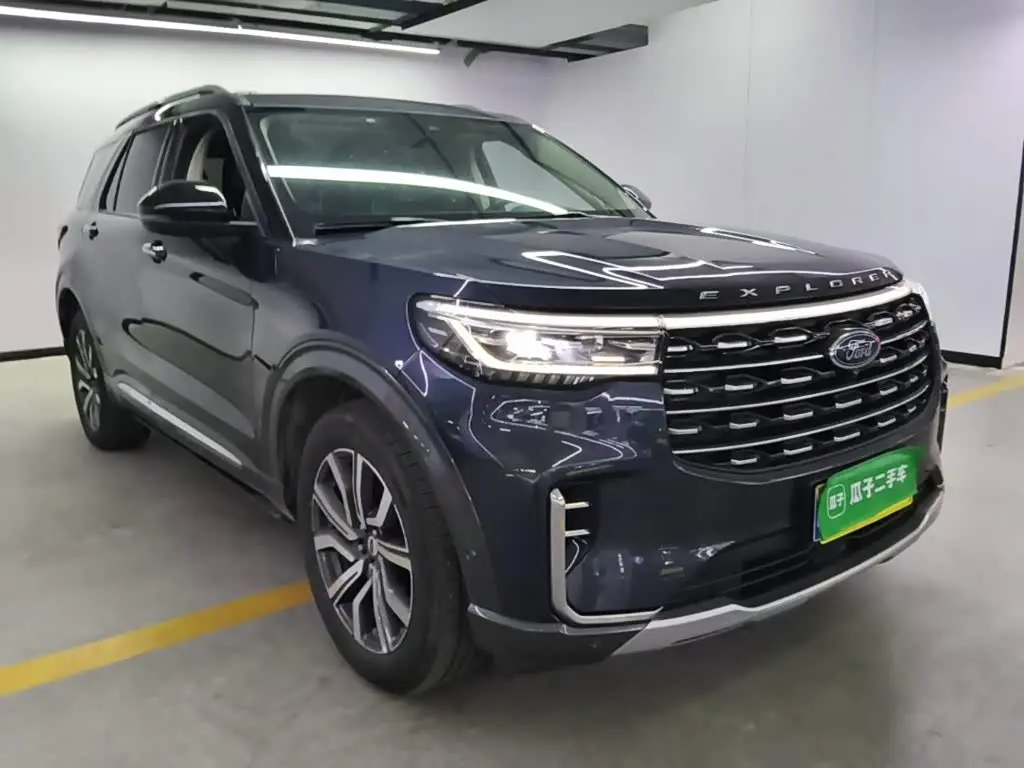 Ford Explorer 2023 — Photo 3/19