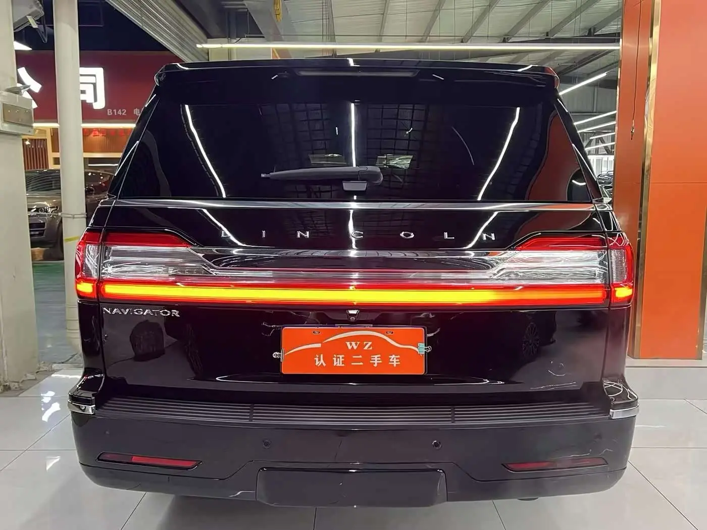 Lincoln Navigator 2019 — Photo 10/10