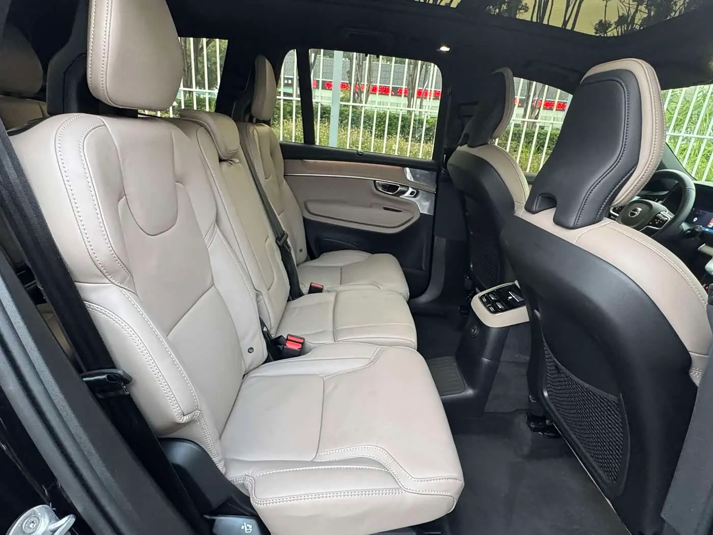 Volvo XC90 Plug-in Hybrid 2025 — Фото 16/20