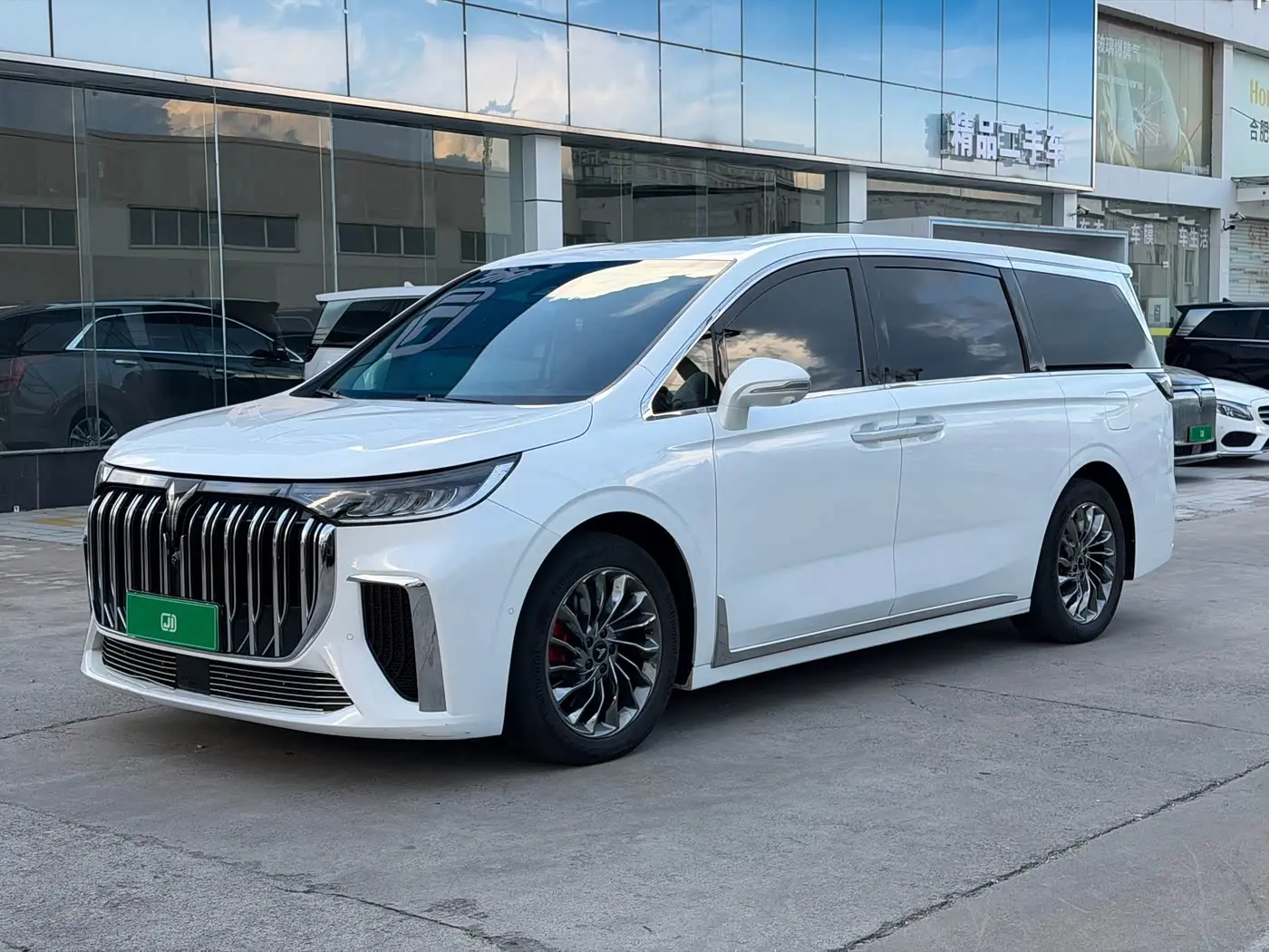 Voyah Auto Voyah Dreamer 2023 — Photo 1/16