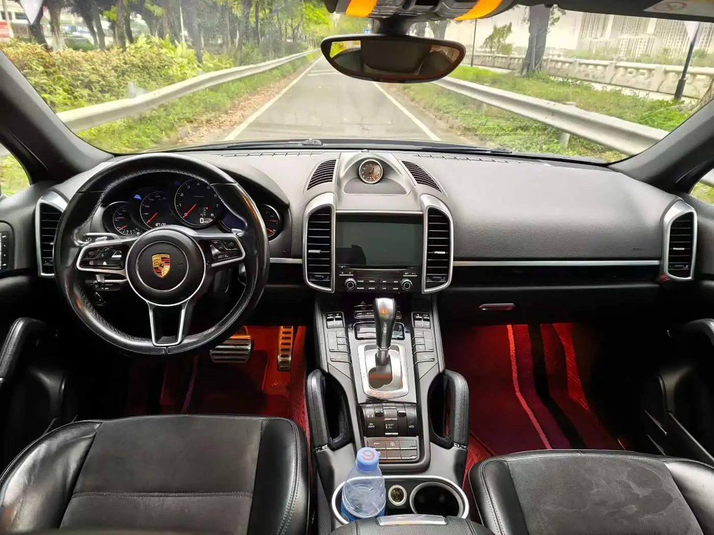 Porsche Cayenne 2016 — Photo 7/9