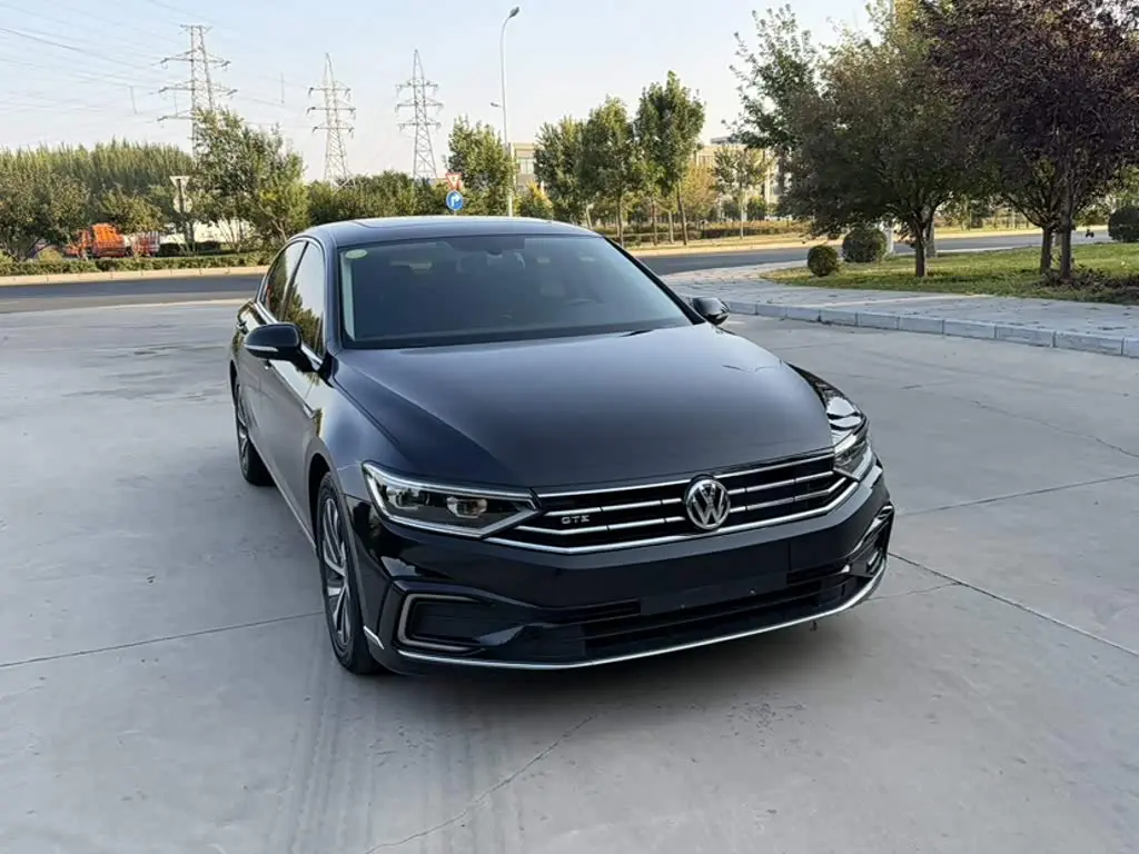 Volkswagen Magotan GTE Plug-in Hybrid 2021 — Photo 4/11