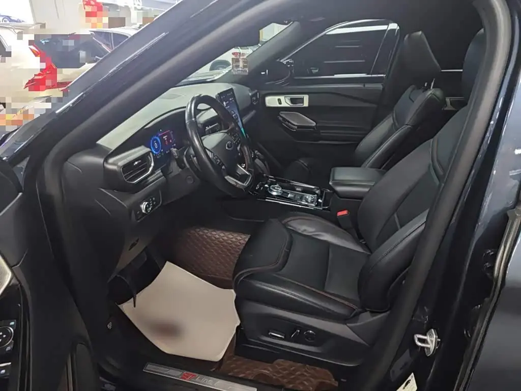 Ford Explorer 2022 — Photo 12/20