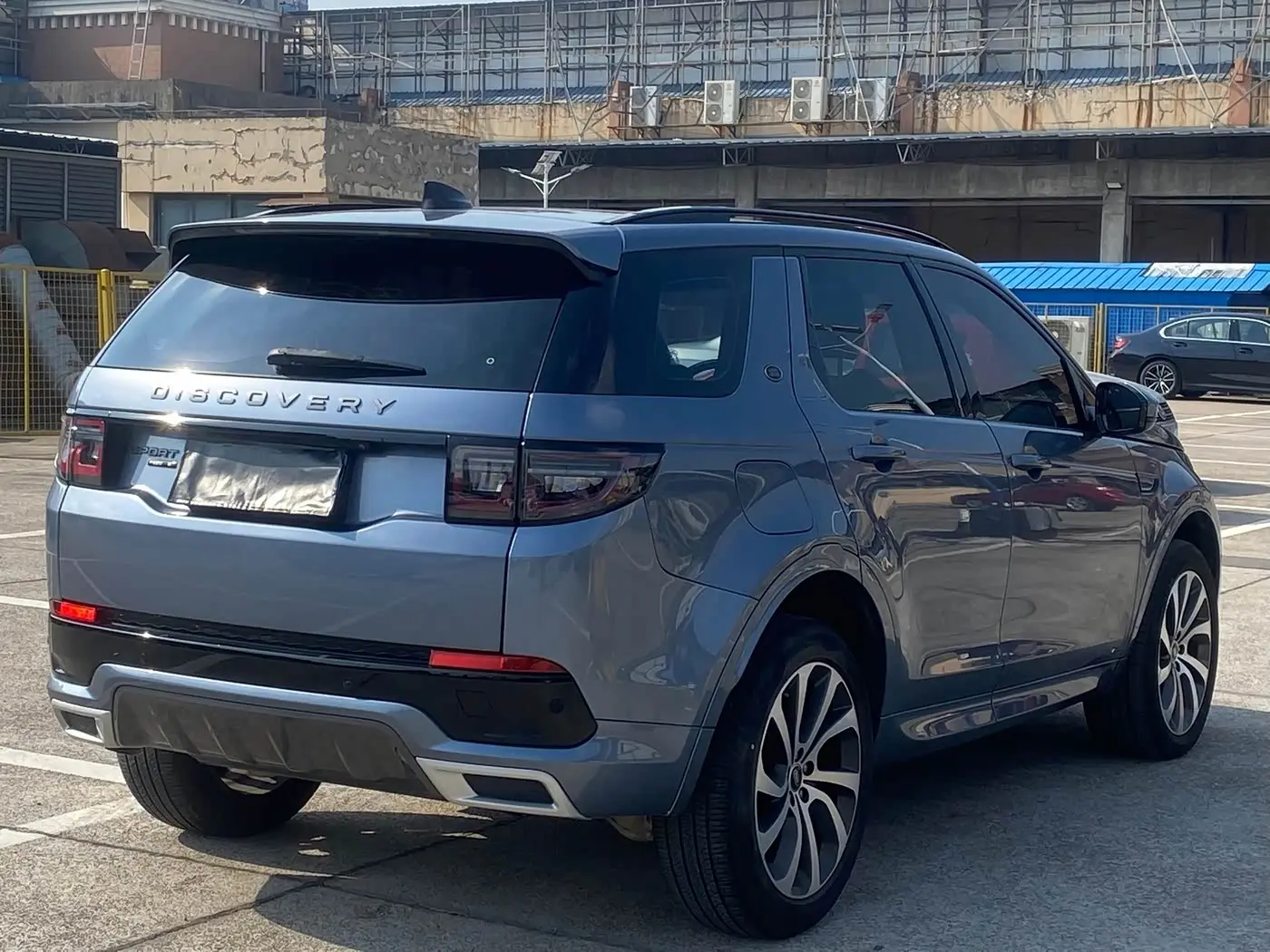 Land Rover Discovery Sport 2020 — Фото 7/16