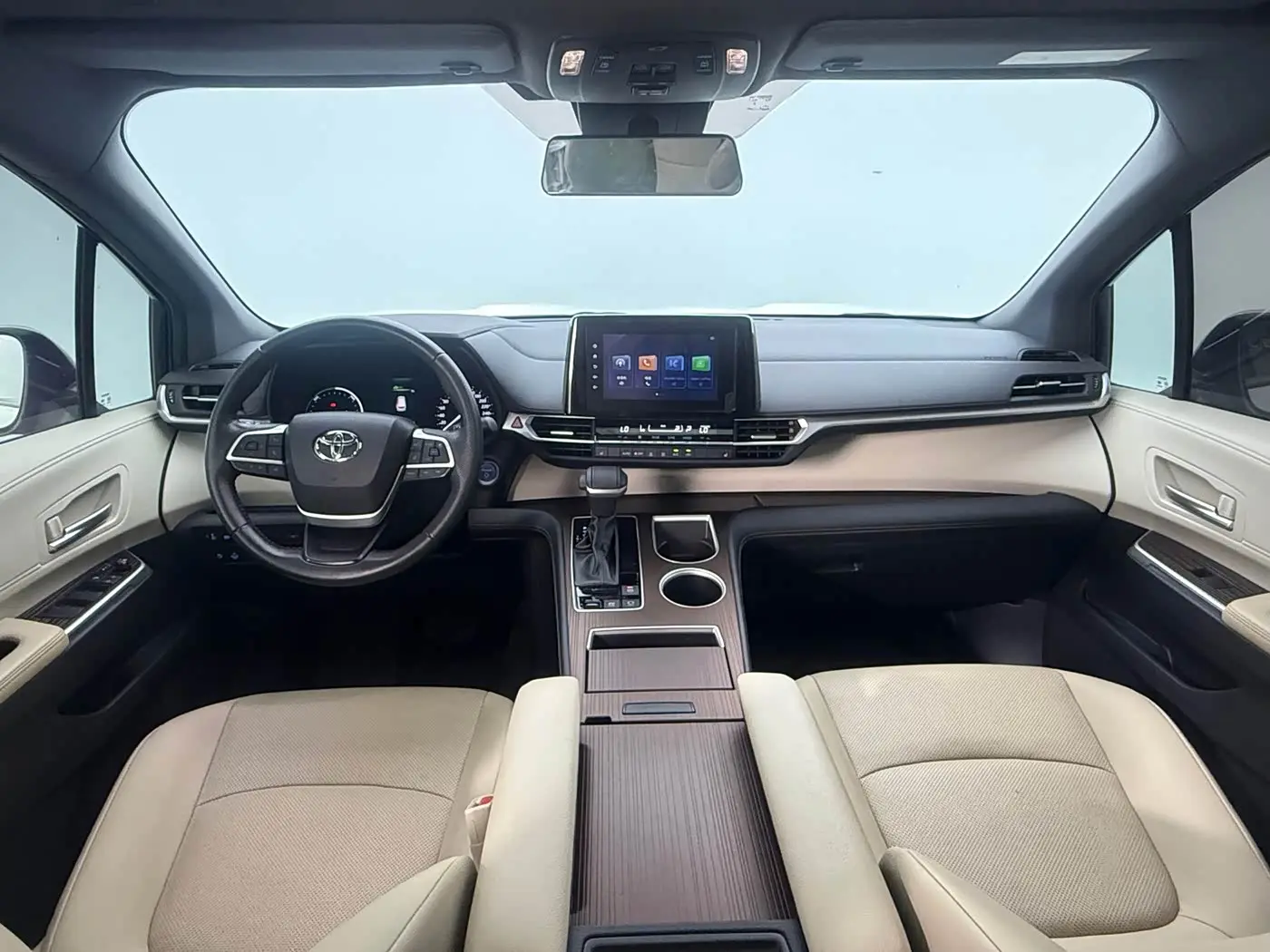 Toyota Sienna 2022 — Şəkil 7/16