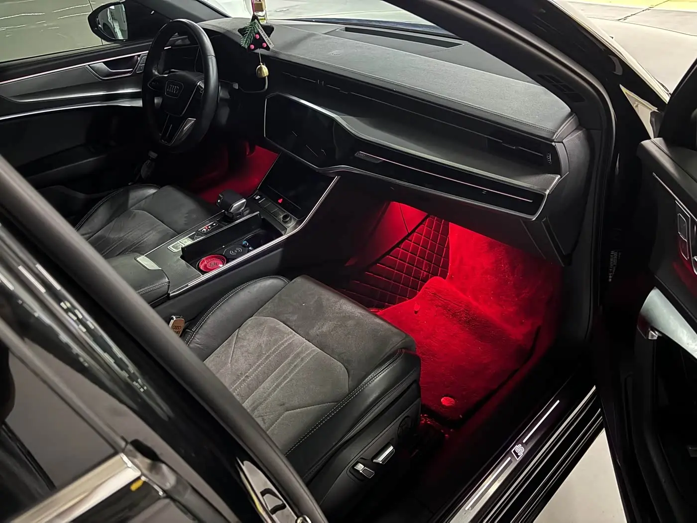 Audi A6L 2023 — Photo 4/15