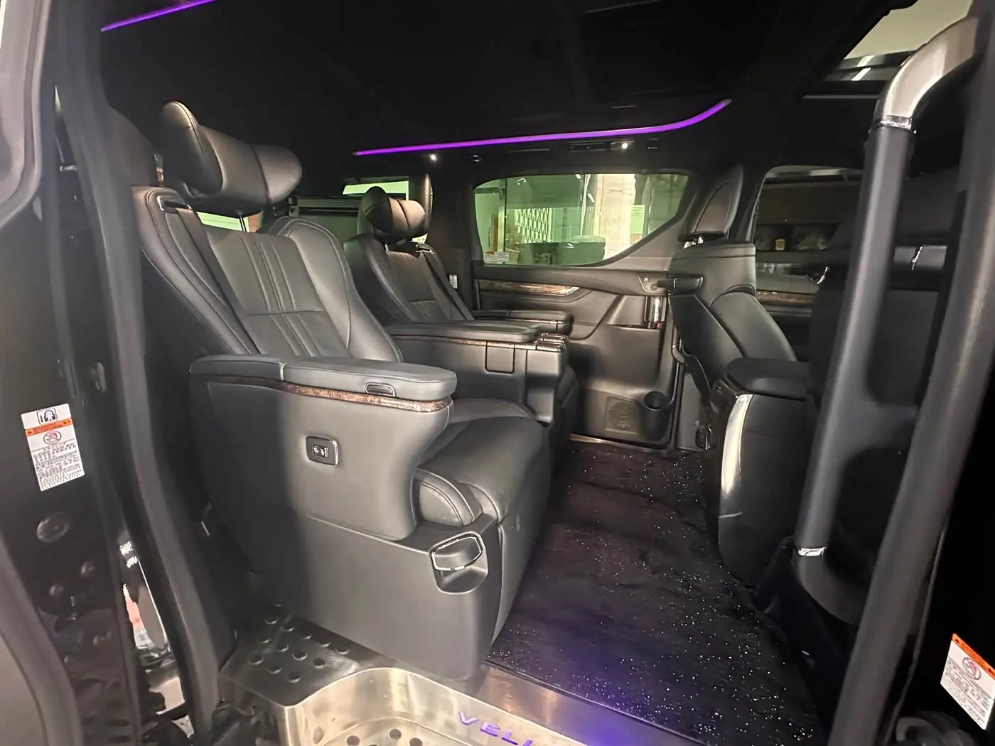 Toyota Vellfire 2021 — Photo 7/11